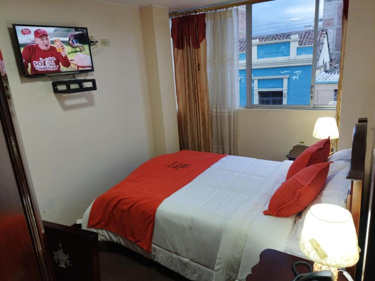 Hotel Velanez Suite Riobamba Buitenkant foto