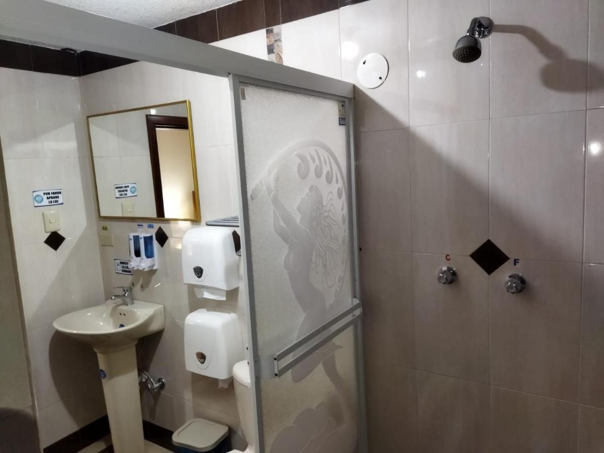 Hotel Velanez Suite Riobamba Buitenkant foto