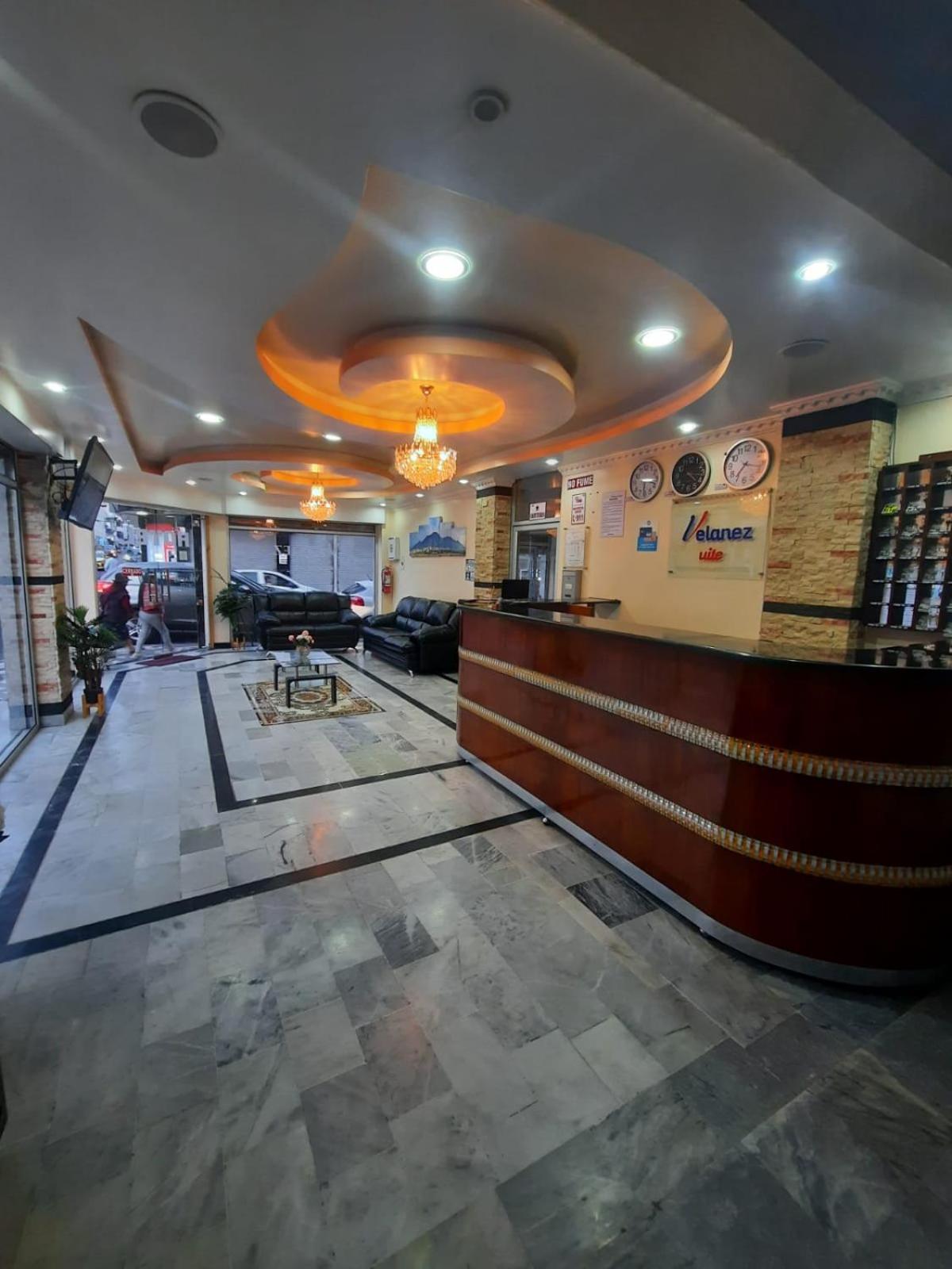 Hotel Velanez Suite Riobamba Buitenkant foto